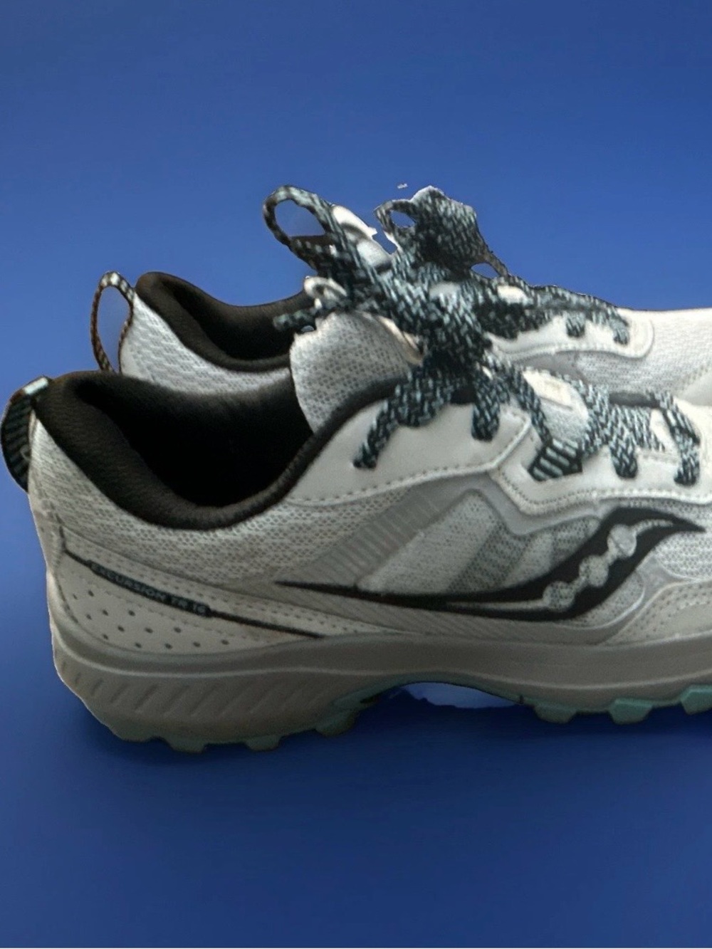 Saucony women White & Black Mesh Athletic Sneakers